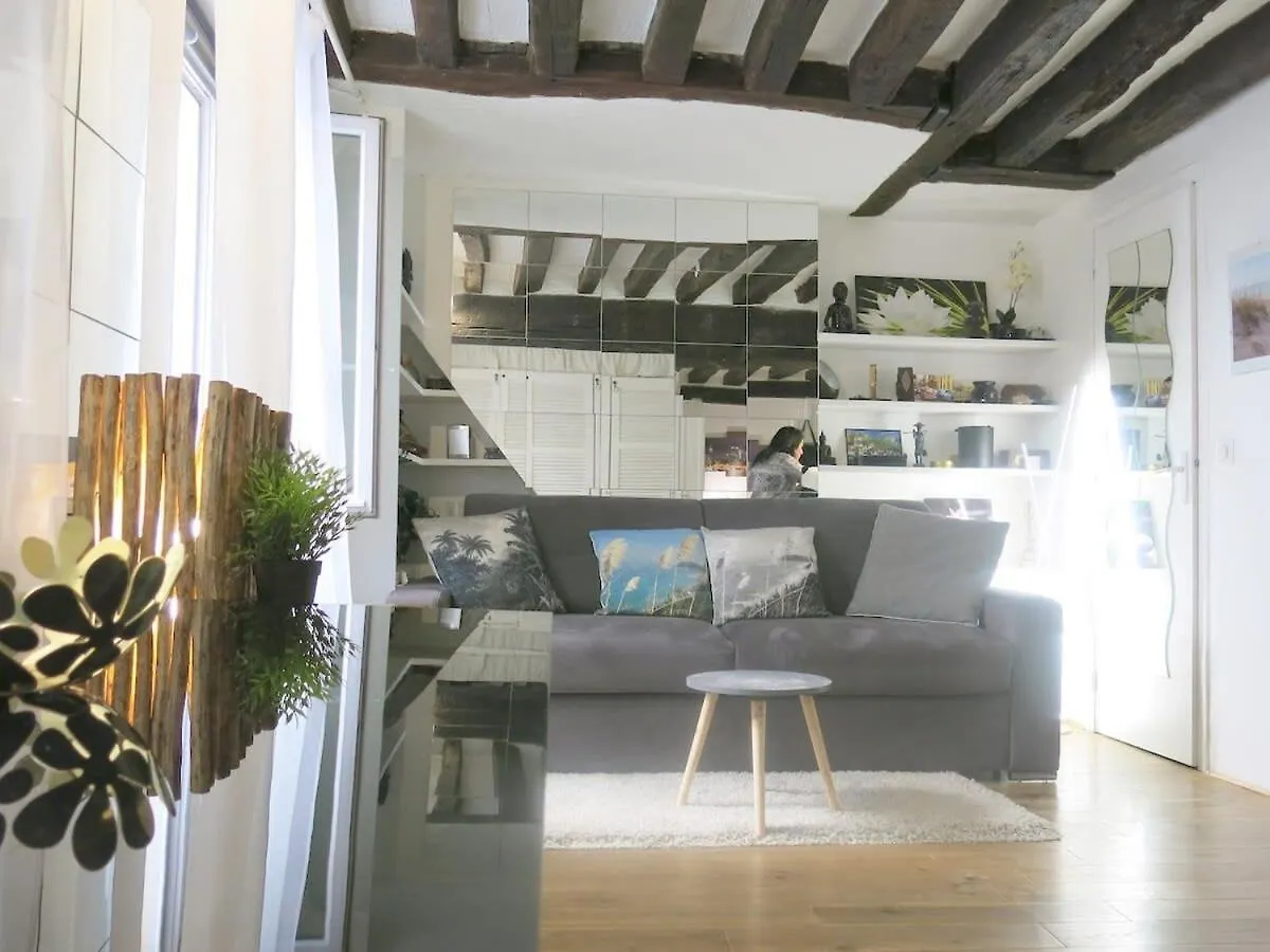 Апартаменты Marais Charlot Citycosy *